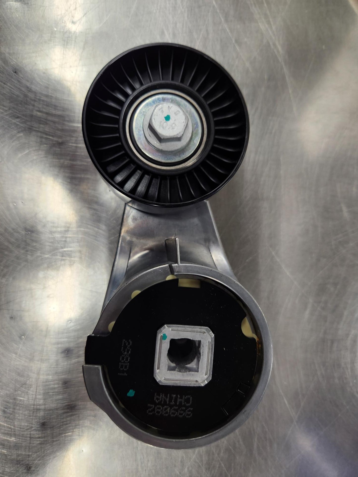 GM Tensioner 88909611