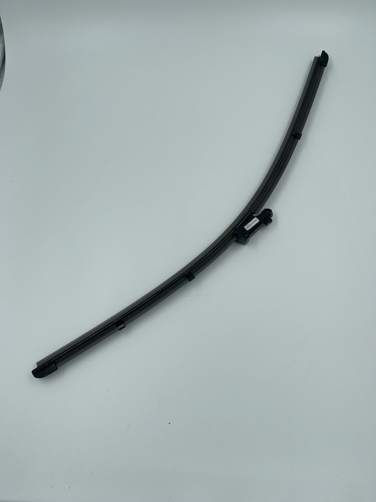 GM OEM Wiper Blade for 2014-2019 Chevy Silverado, GMC Sierra, 2015-2019 Chevy Suburban, GMC Yukon  23417074